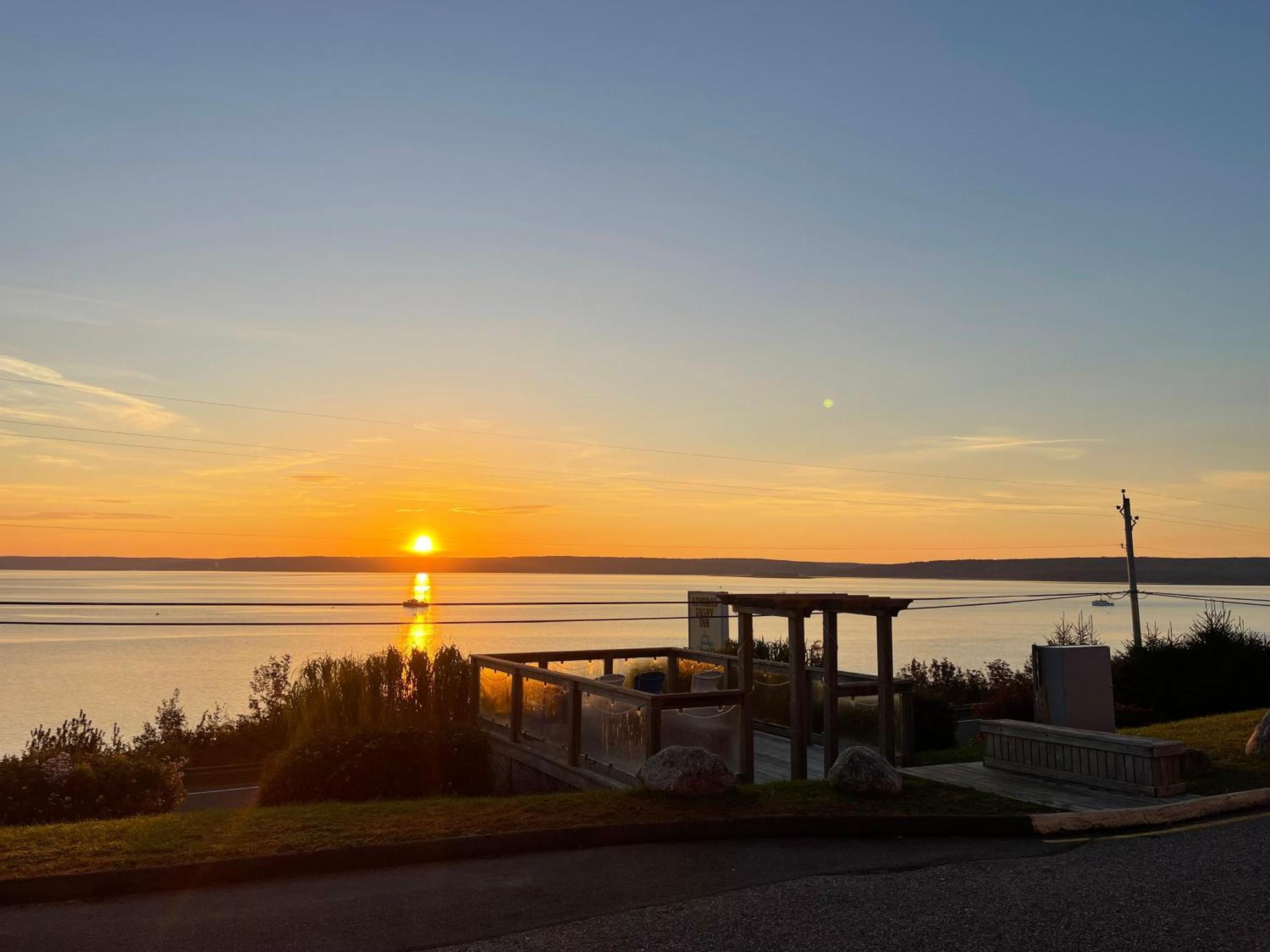 Admiral Digby Inn Restaurant And Cottages Exteriör bild